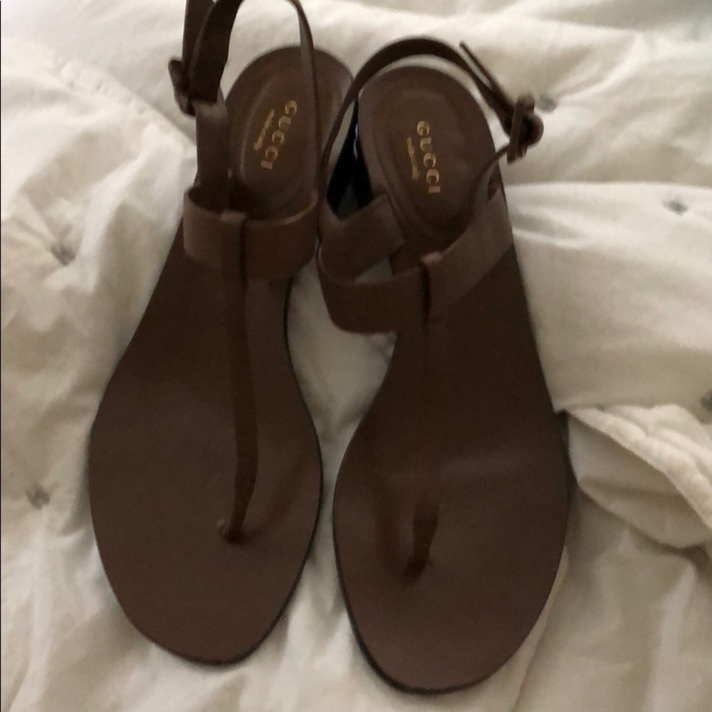 GUCCI brown leather sandals